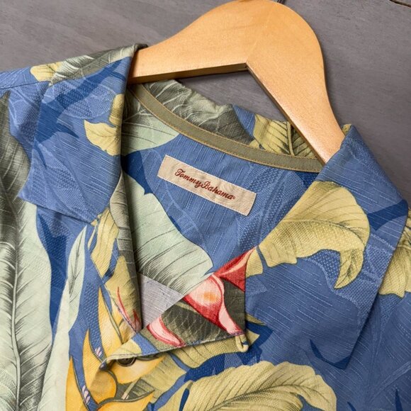 Vintage Tommy Bahama 100% Silk Floral Multicolor Loop Collar Hawaiian Shirt XL - Picture 2 of 6